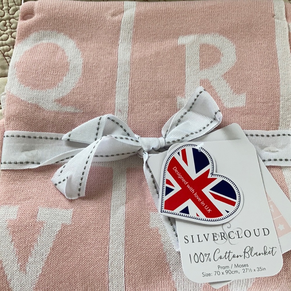 100% cotton Silver Cloud baby blanket.